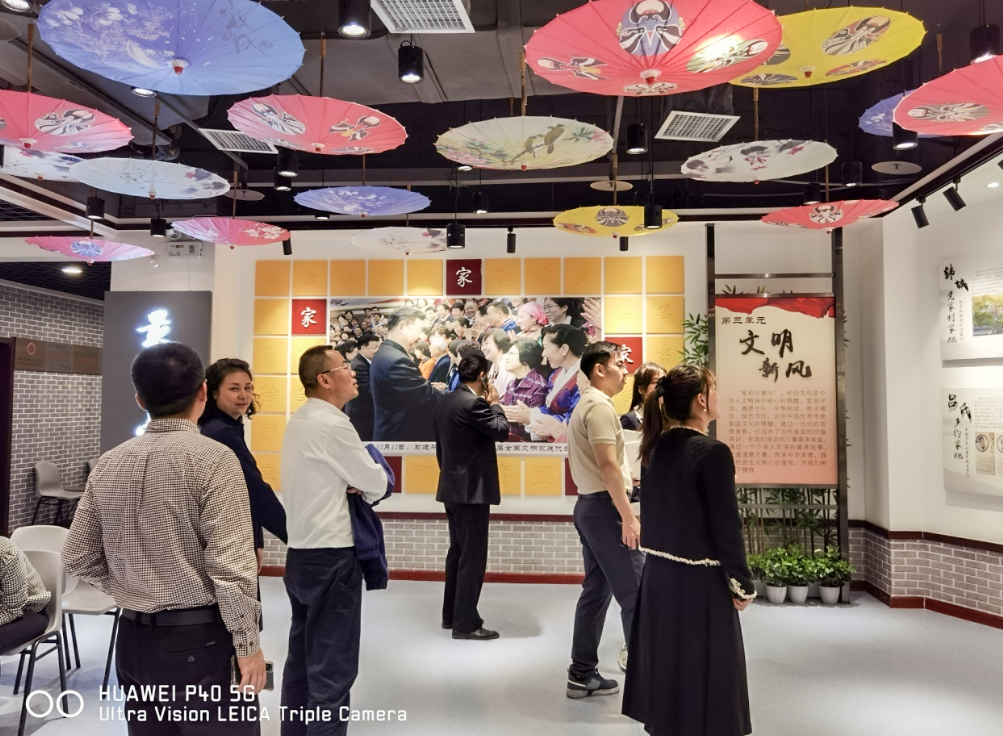公司固定收益部黨支部、投行業(yè)務(wù)部黨支部、綜合事務(wù)部與金融（產(chǎn)業(yè)）基地保障黨支部開(kāi)展聯(lián)合黨日活動(dòng)